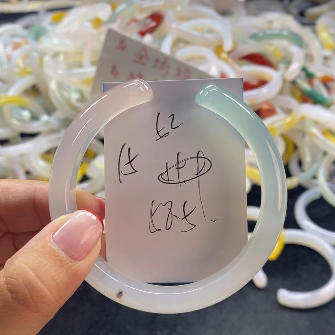 手镯玛瑙/玉髓未镶嵌52