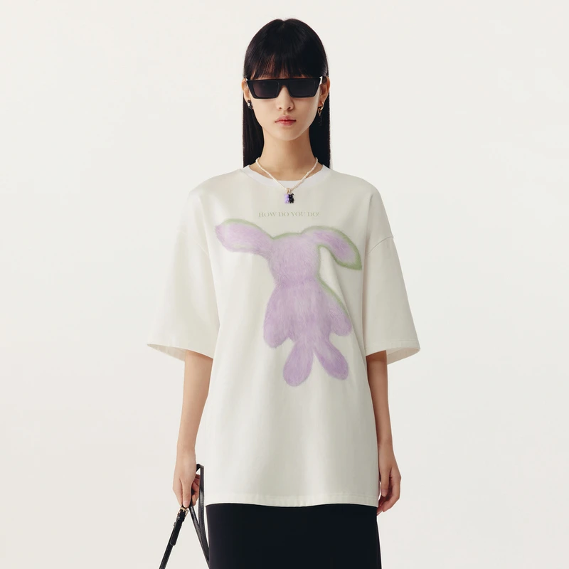 HPLY荷比俪春季新款女毛绒感光滑胶印宽松T恤HYD12620220