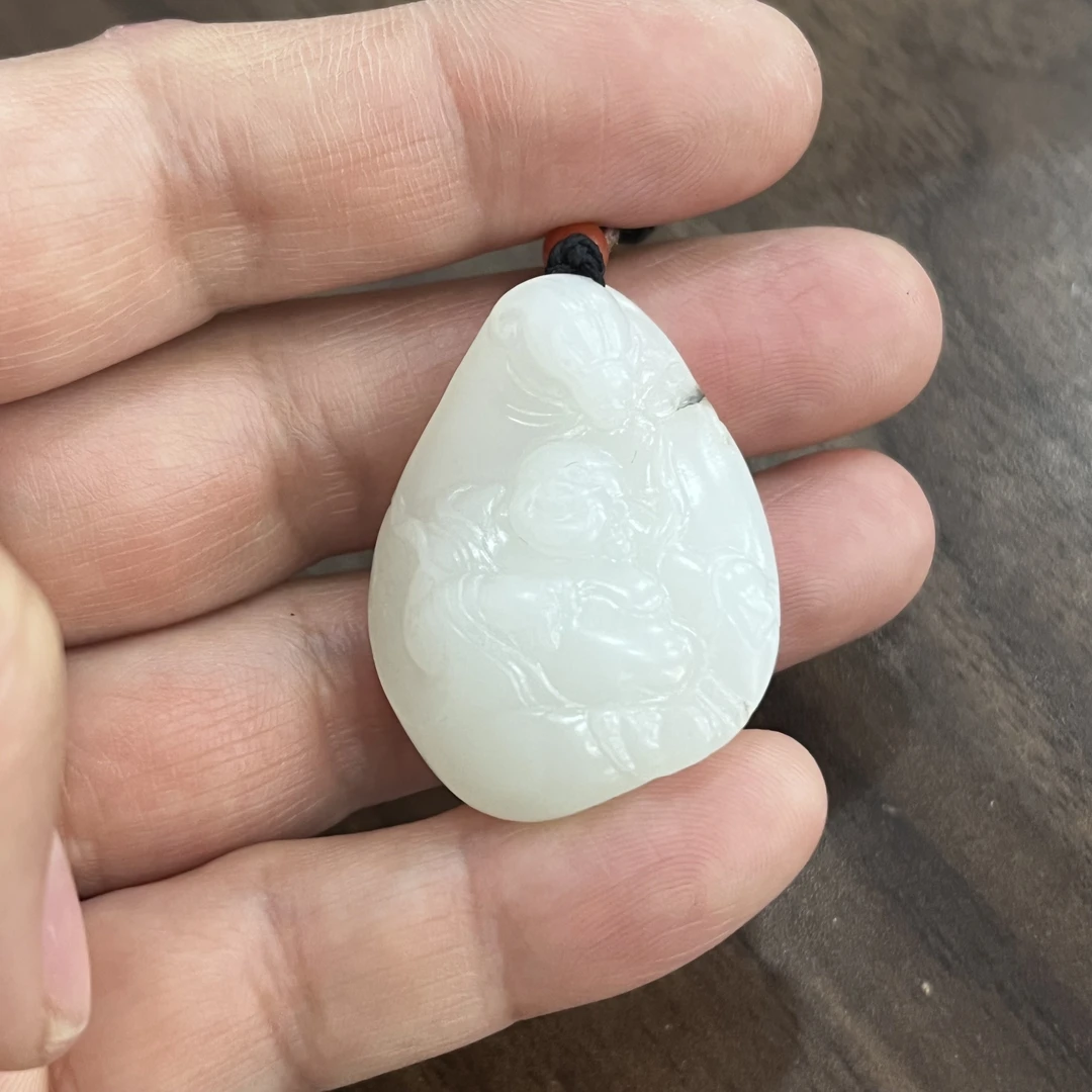和田玉小佛，细白润