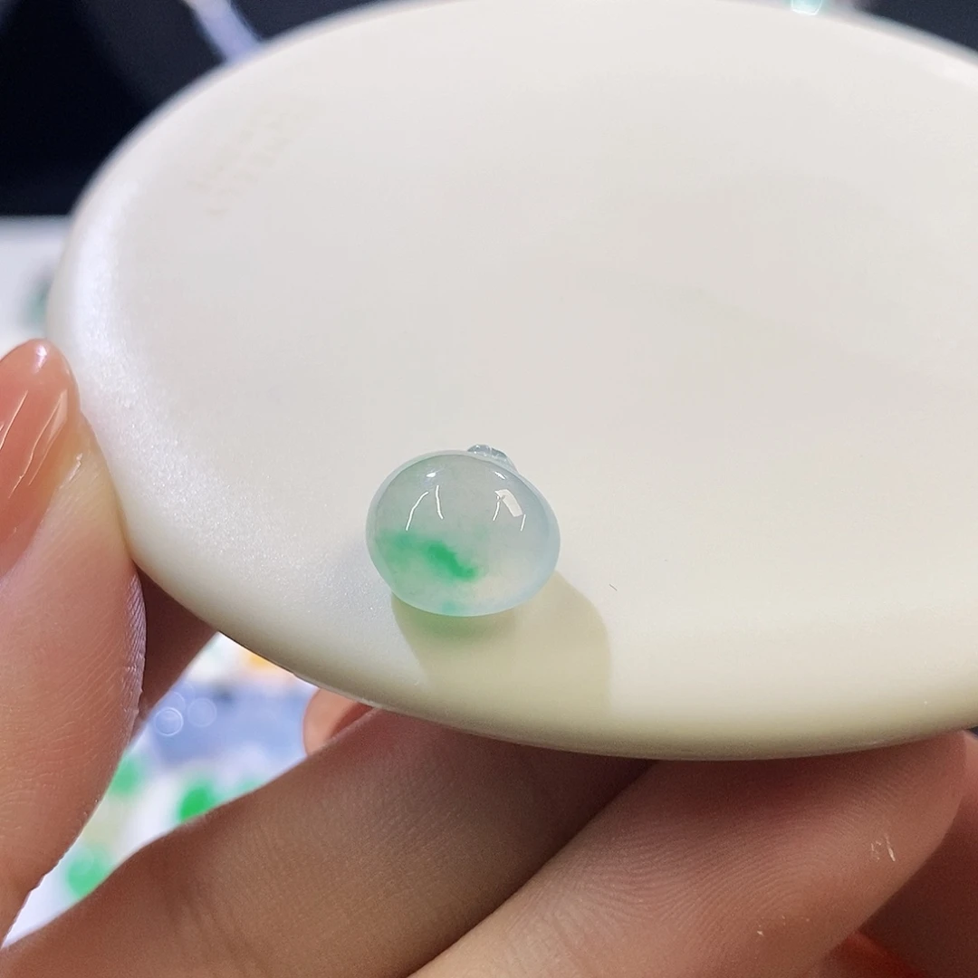 翡翠未镶嵌挂件桃子