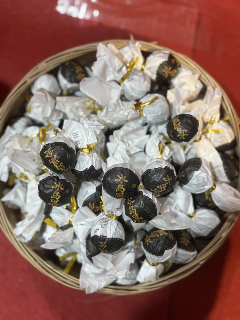 冰岛茶产区 冰岛黑金古树龙珠 2025年(春)普洱茶生茶