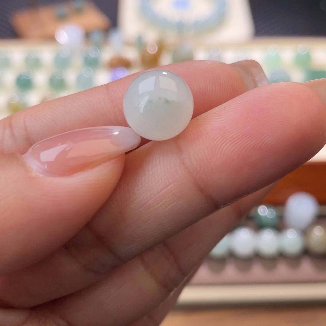 翡翠散珠有纹漏 飘花白冰底 10.9不鉴赏