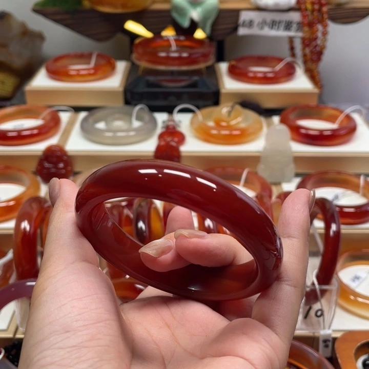 玛瑙/玉髓手镯未镶嵌