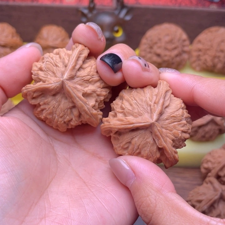 心***希吊坠桃核38➕盘山三棱 737