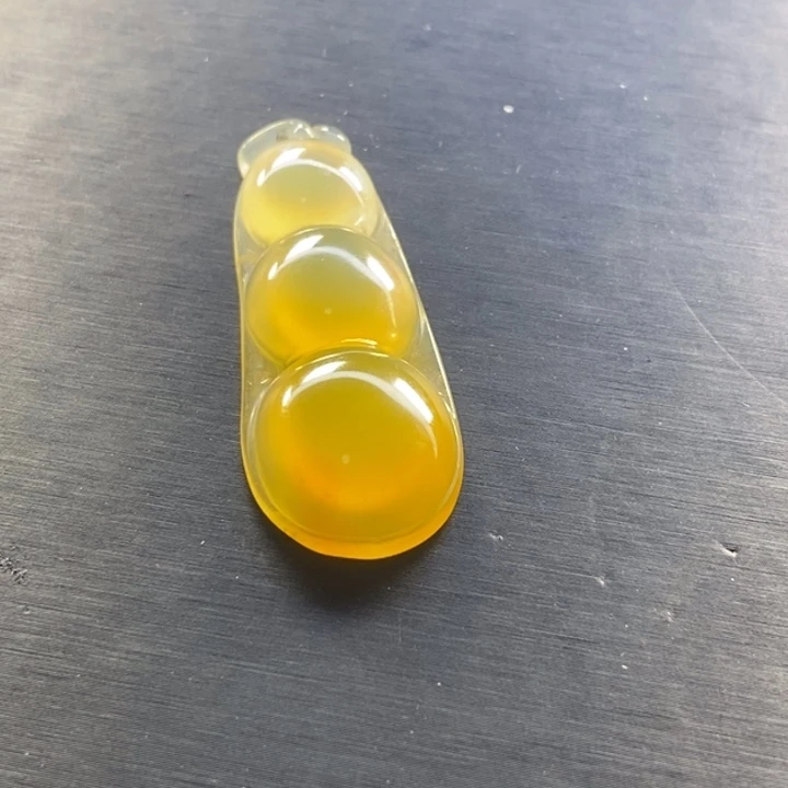 未镶嵌石英质玉（黄龙玉）颈饰