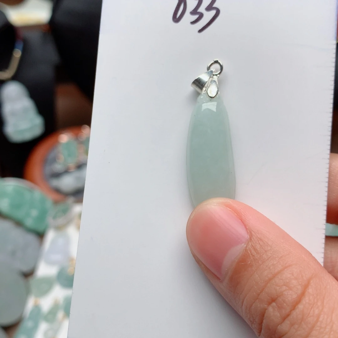 翡翠颈饰合金吊坠