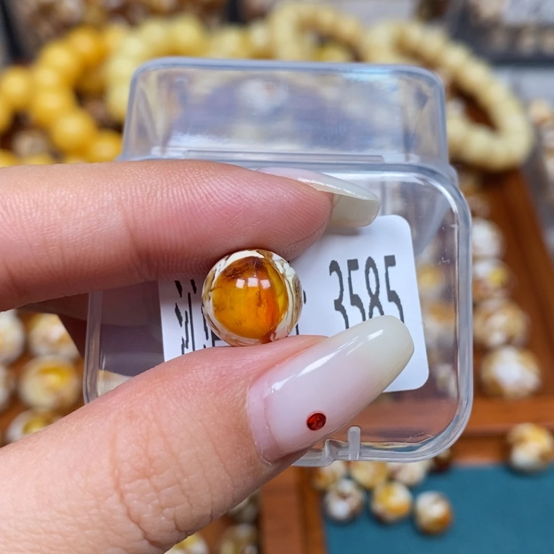 蜜蜡未镶嵌珠宝奇石3585