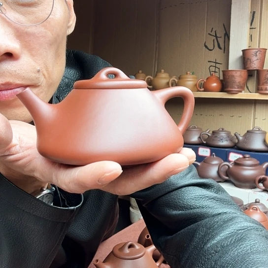 茶壶紫砂杨*宜兴紫砂原矿红清水