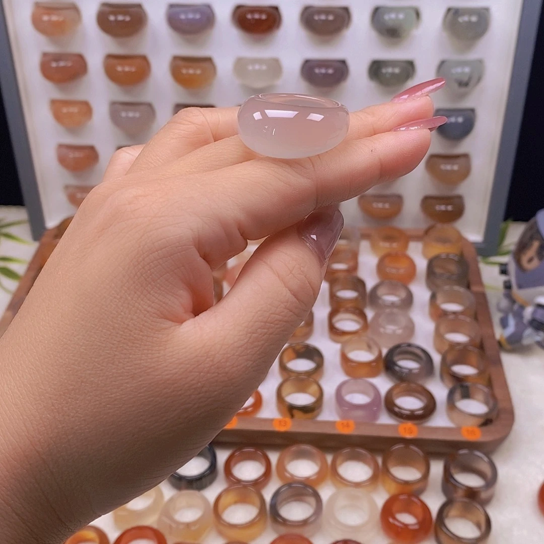 壹***钞玛瑙/玉髓未镶嵌戒指港19