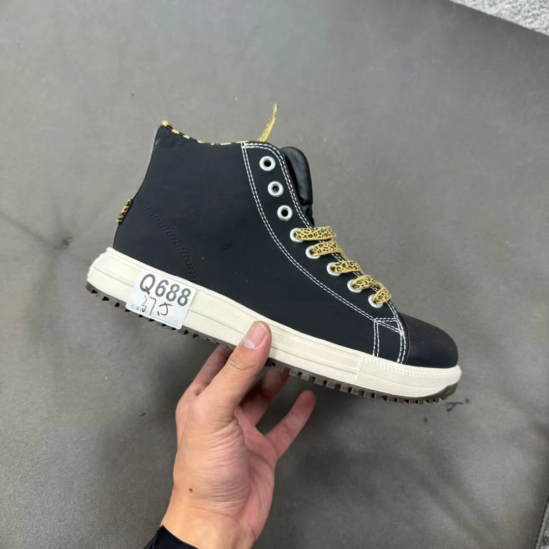 高帮帆布鞋轻便耐磨运动鞋 Q688( 无原盒 鞋垫原垫）