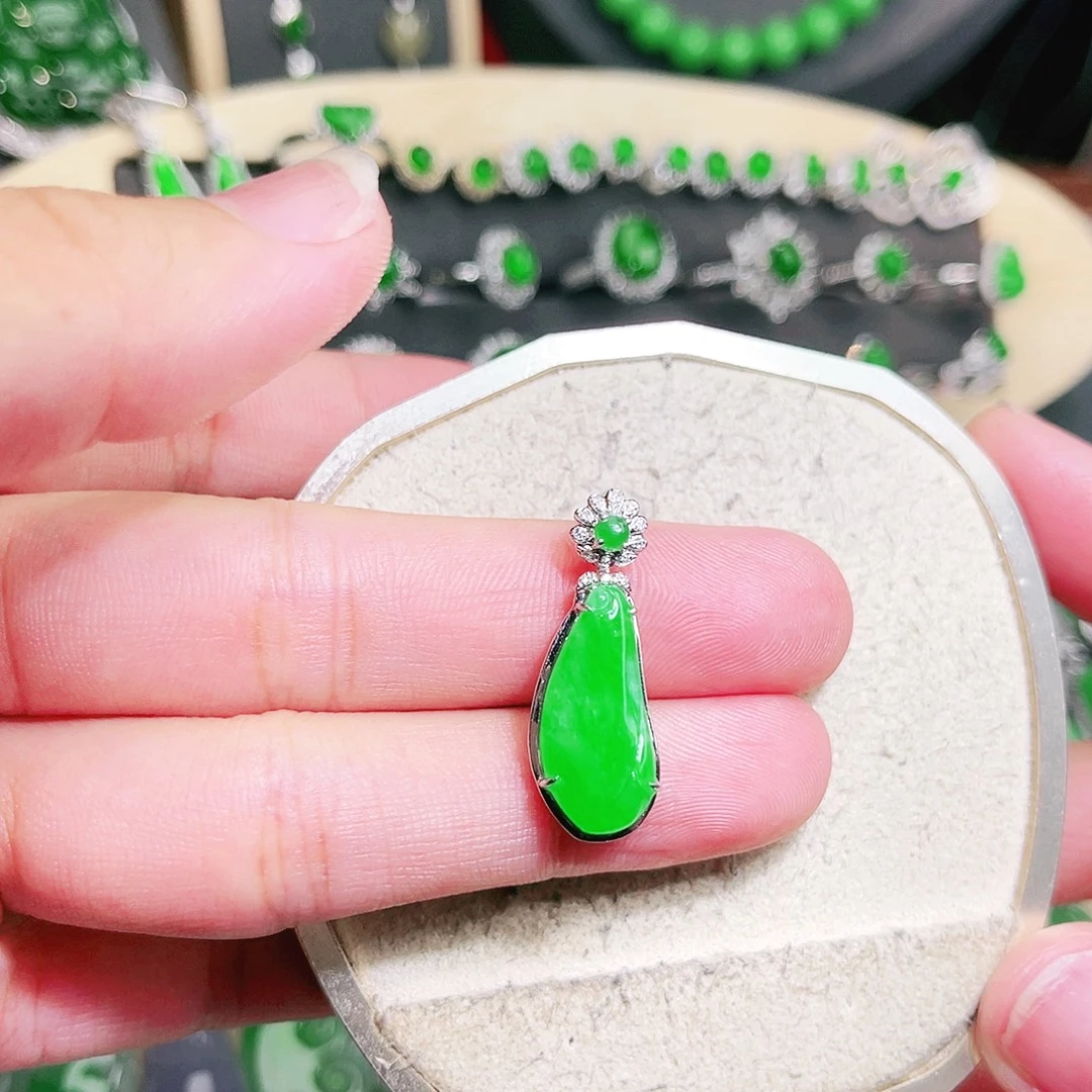 翡翠未镶嵌吊坠(不含链)裸石