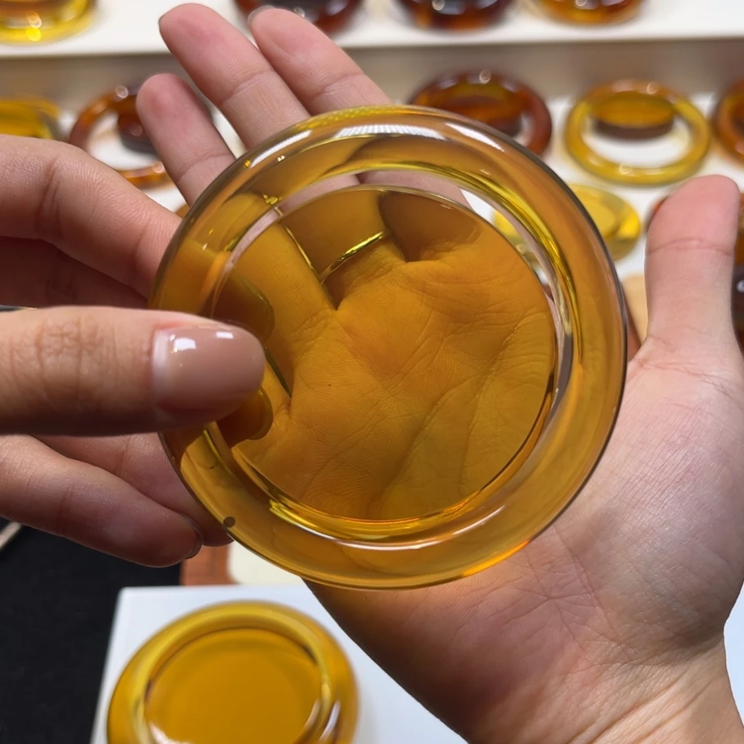 未镶嵌琥珀手镯小*胡绿茶55.3/14.6/厚9.6