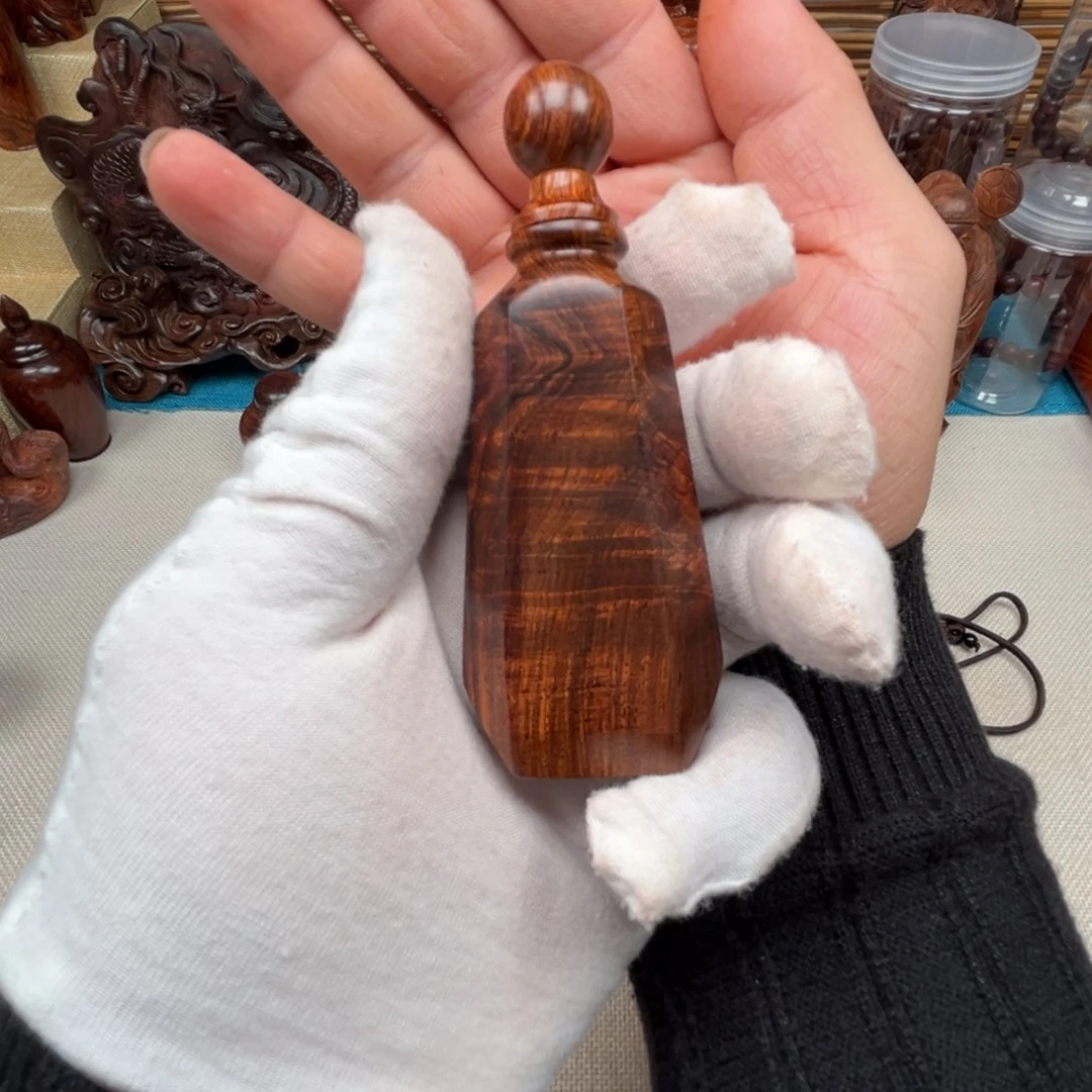 黄花梨/降香黄檀吊坠?****城瓶……