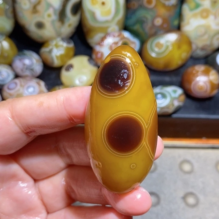 未镶嵌玛瑙/玉髓珠宝半成品83