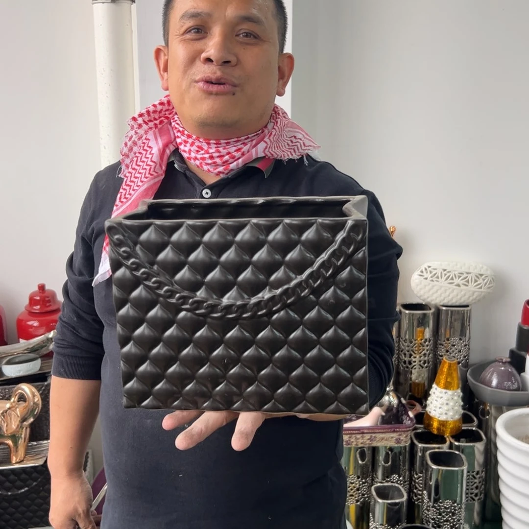 摆件67 号高中低温陶瓷瓶（部分微瑕）