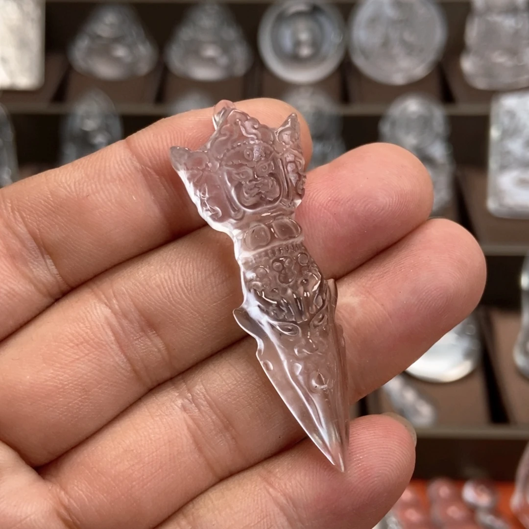 颈饰未镶嵌石英质玉
