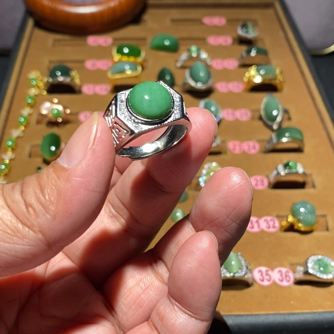 和田玉未镶嵌戒指