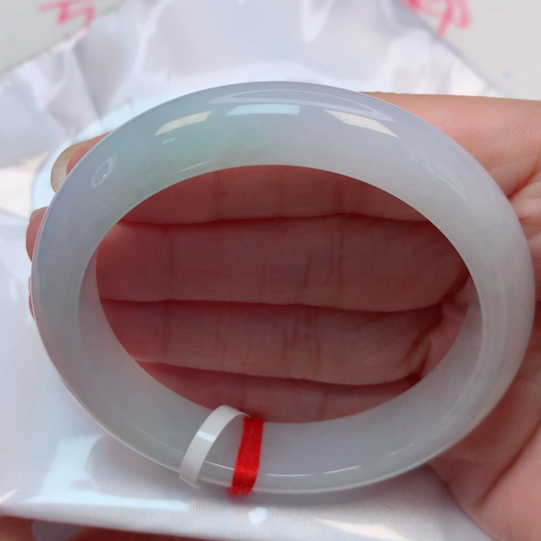 翡翠手镯未镶嵌55.6圈