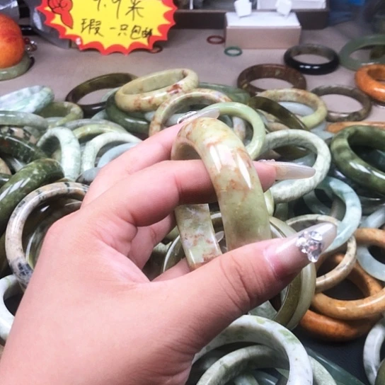 未镶嵌蛇纹石玉手镯绽*✘