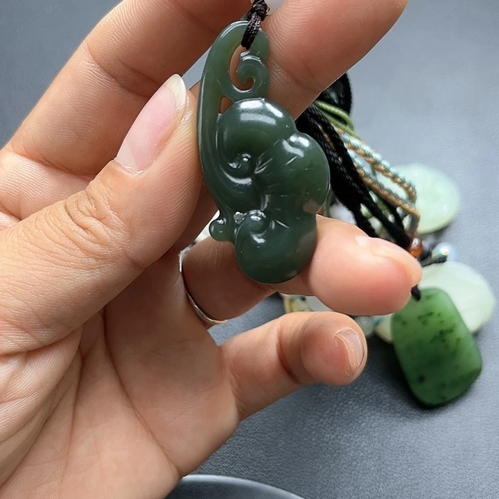【闪购商品】颈饰未镶嵌和田玉