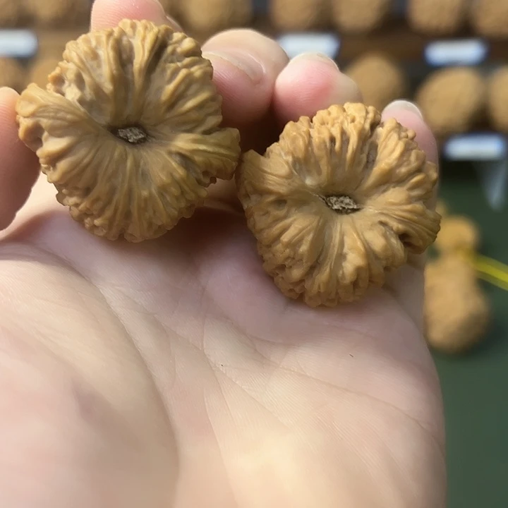 吊坠文玩核桃在*方南疆石