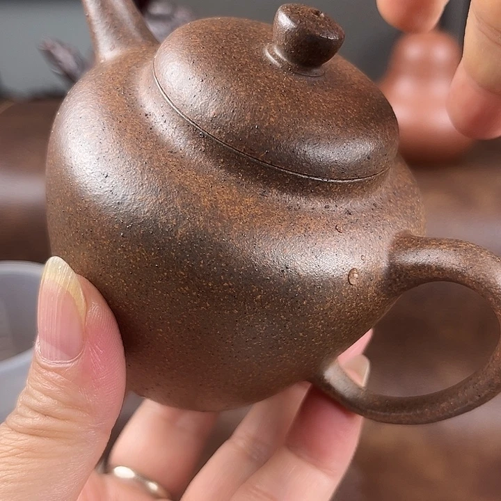 紫砂茶杯好好看呜呜
