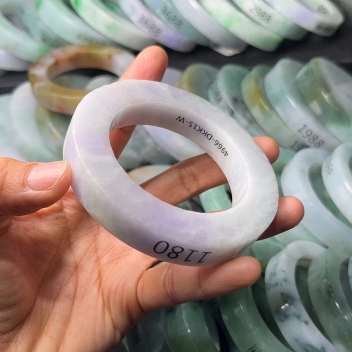 定制翡翠未镶嵌手镯