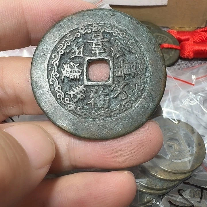 民***馆铜现代工艺品花钱