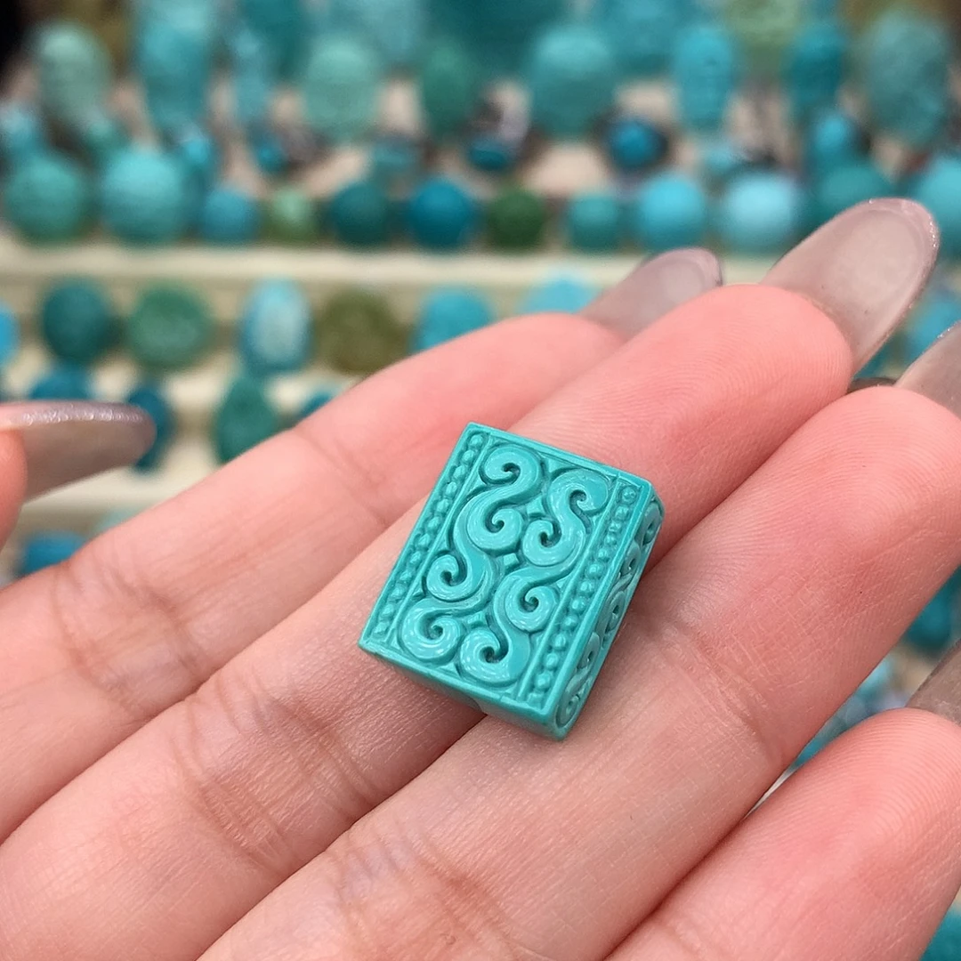 绿松石未镶嵌珠宝奇石