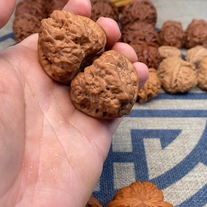 文玩核桃把件花*哥核桃