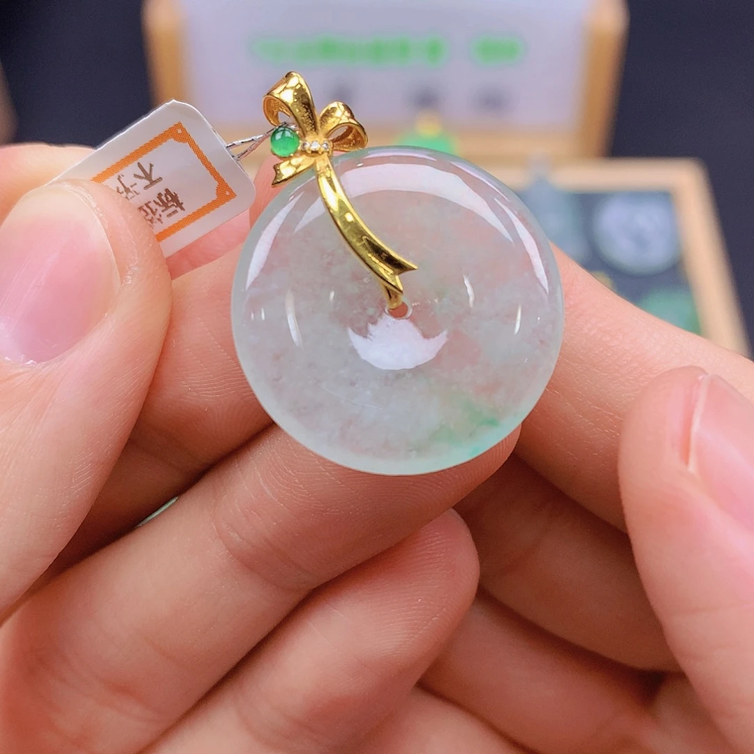 翡翠18K金镶嵌颈饰翡翠