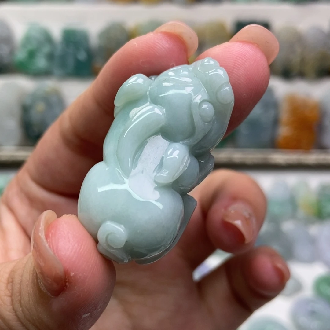 翡翠未镶嵌吊坠(赠链)