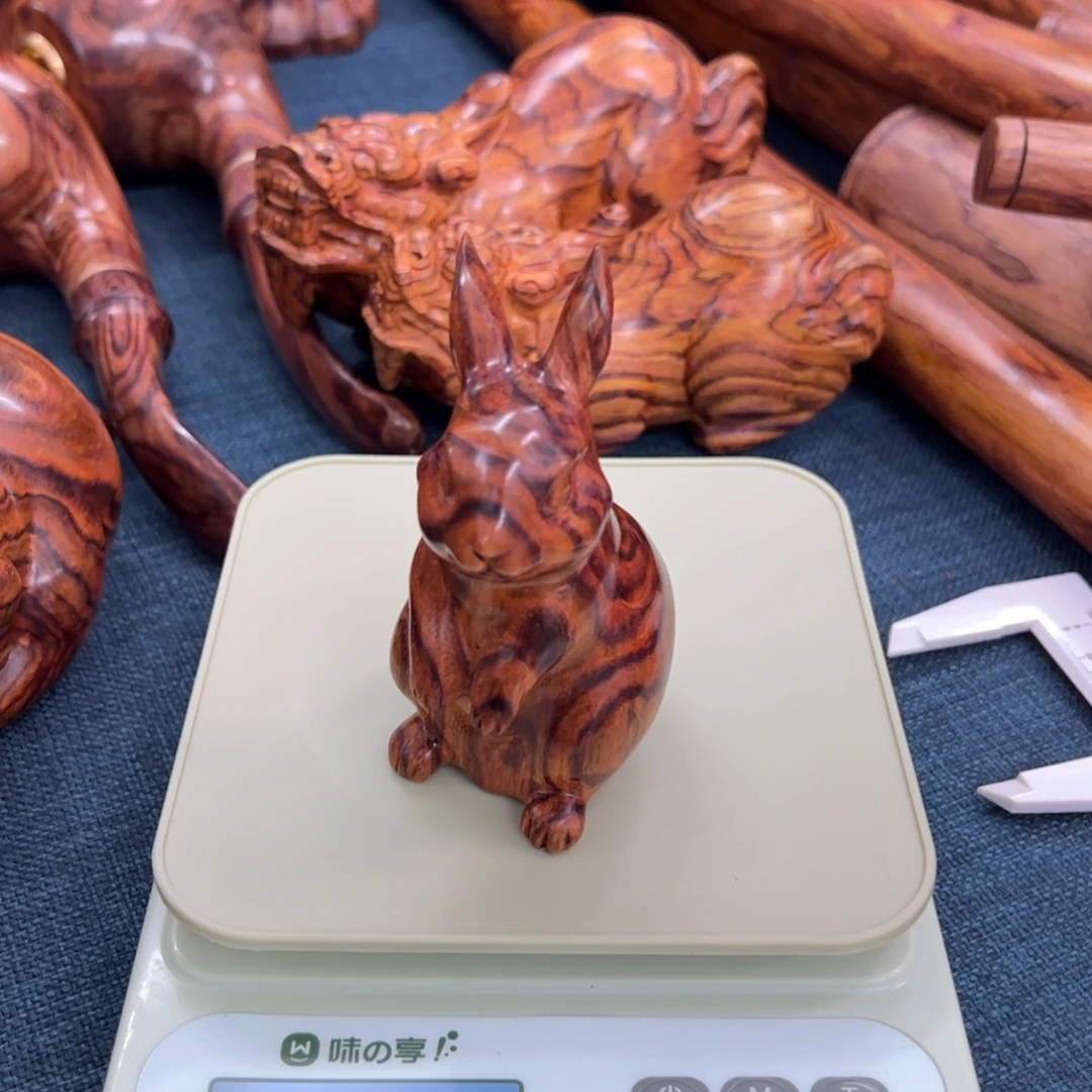 沧***水黄花梨/降香黄檀把件