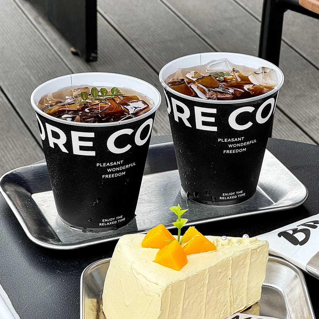 90口径咖啡杯子一次性膜内贴注塑杯300ml奶茶店茶饮果茶杯子定制