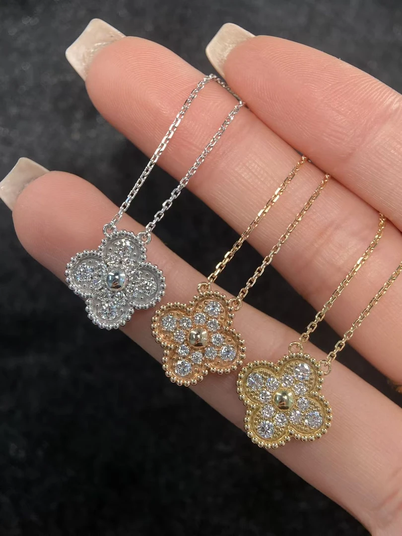 实验室培育钻石18K【满钻四叶草】超闪通勤重金质感版套链