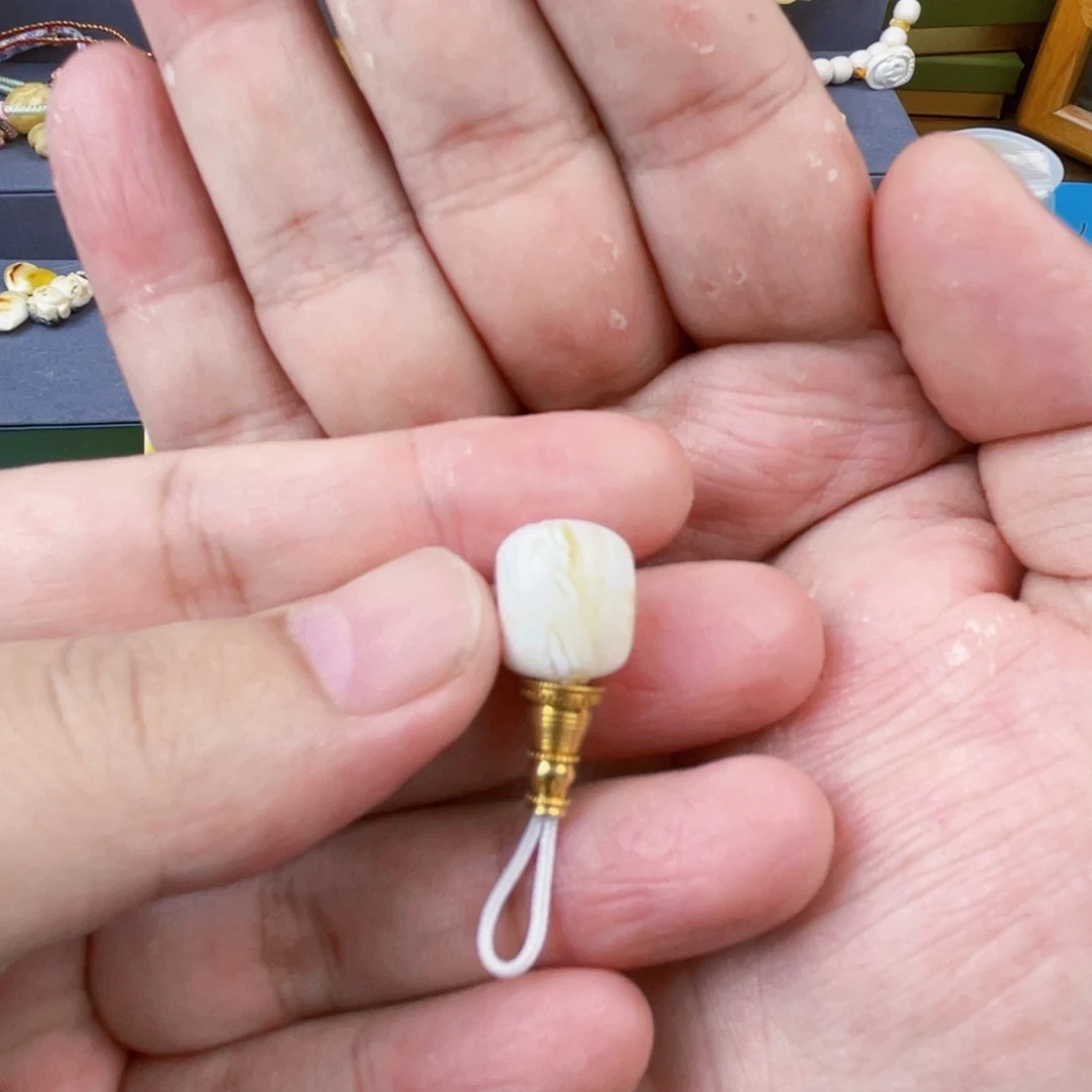 琥珀珠宝奇石未镶嵌你**吧