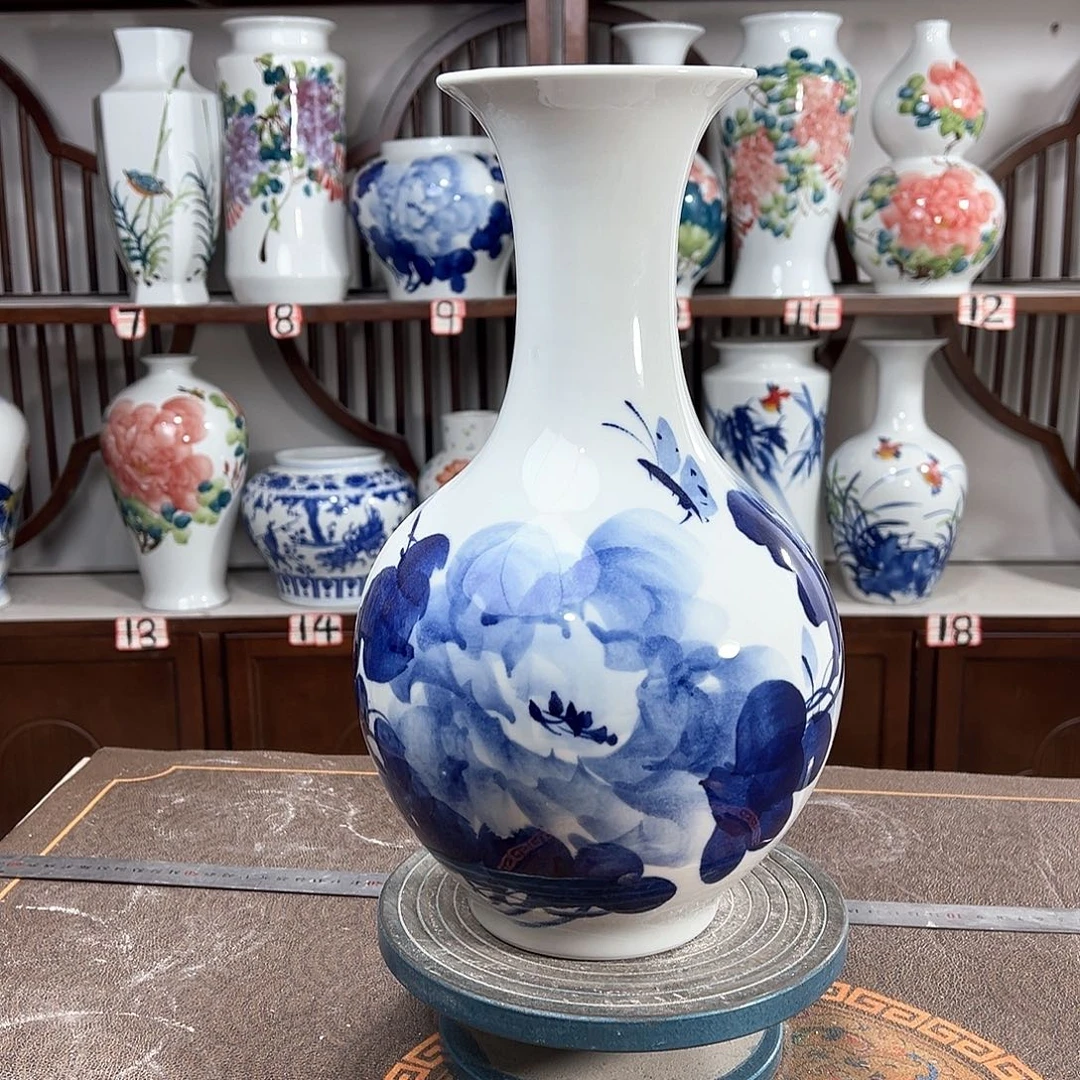 摆件景德镇陶瓷赏青牡