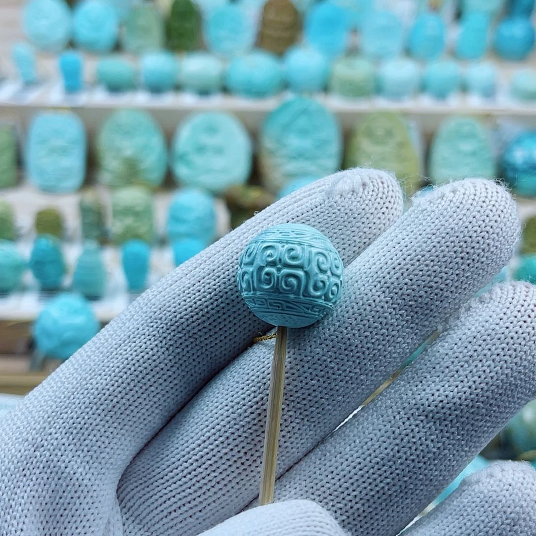 绿松石未镶嵌珠宝奇石