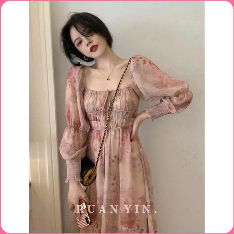 大码女装设计感方领碎花长裙微胖mm复古法式重工遮肚长袖连衣裙