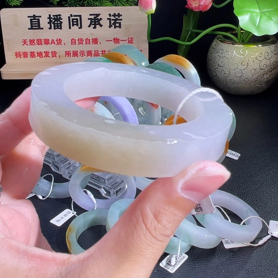 未镶嵌翡翠手镯定制翡翠