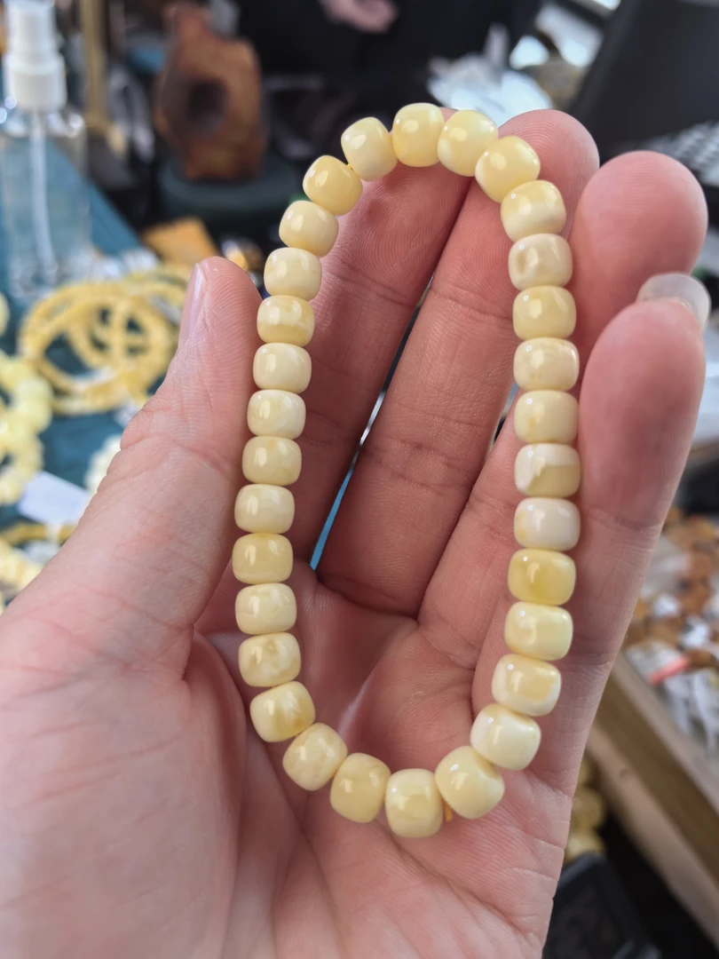 琥珀蜜蜡老型浓白手串