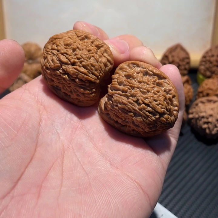 文玩核桃吊坠拉丝南疆36尺