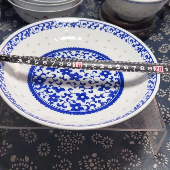 陶瓷青花玲珑8寸紫荆花盘子