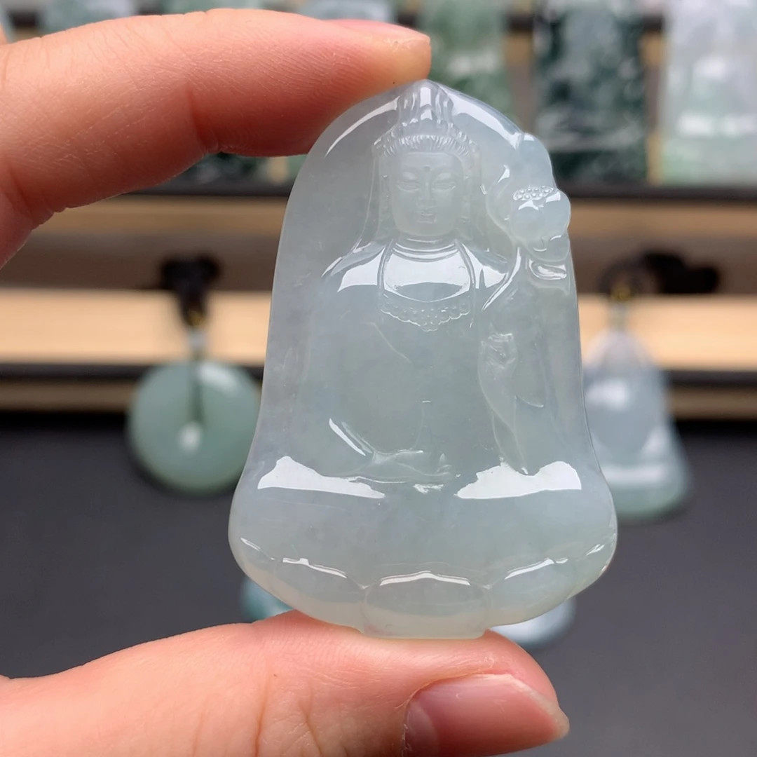 颈饰未镶嵌翡翠素衣