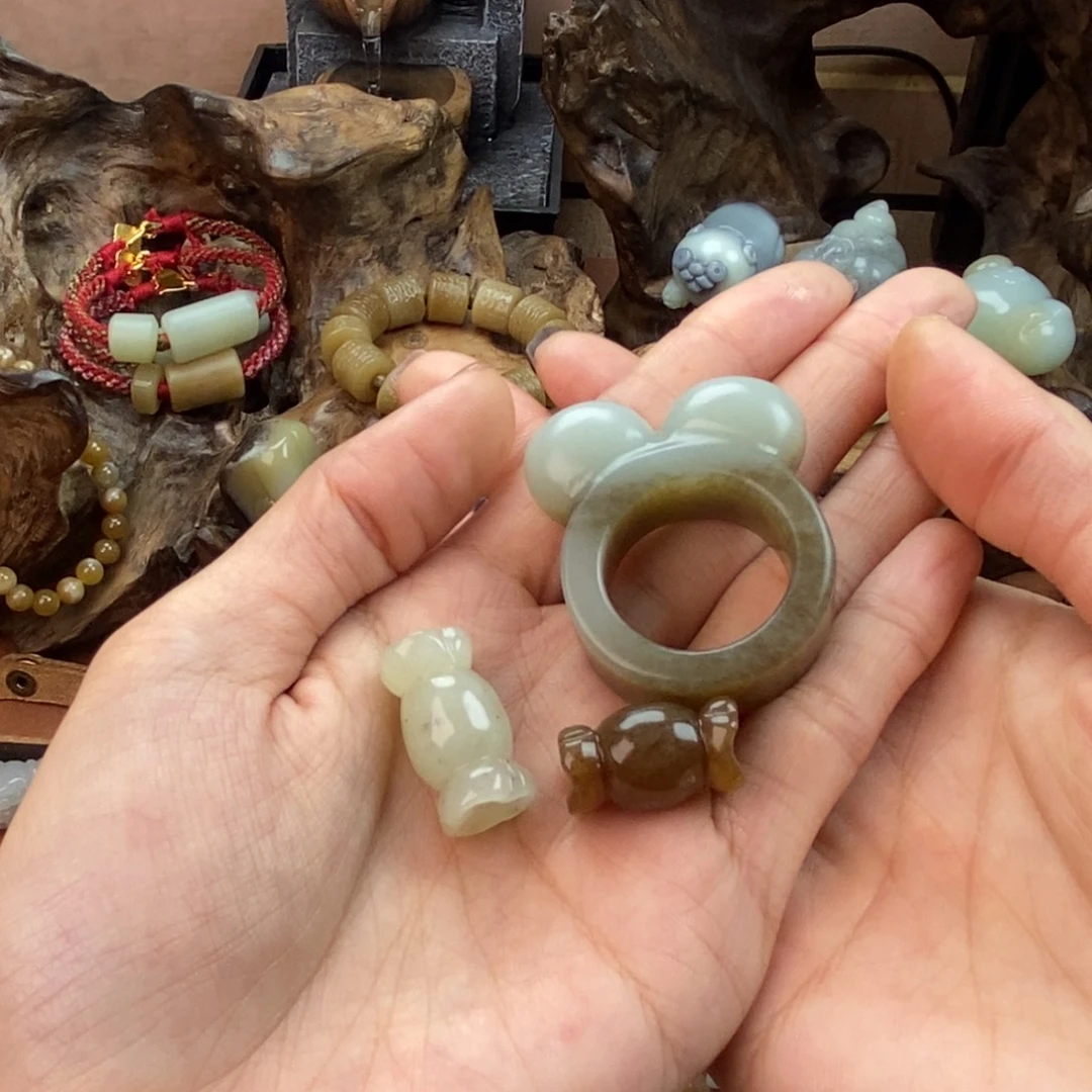 橘***和田玉（糖玉）未镶嵌颈饰手把