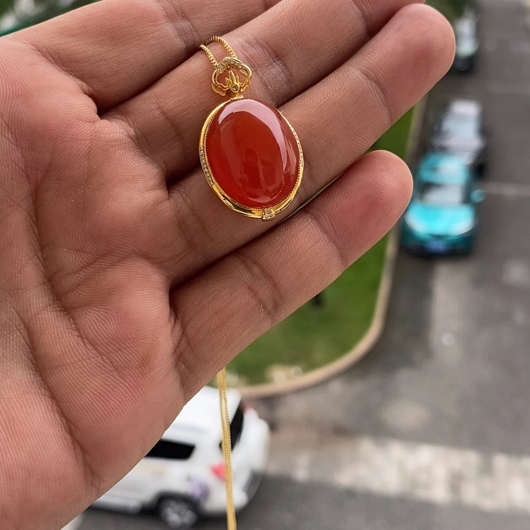 颈饰18K金镶嵌南红玛瑙岁***好