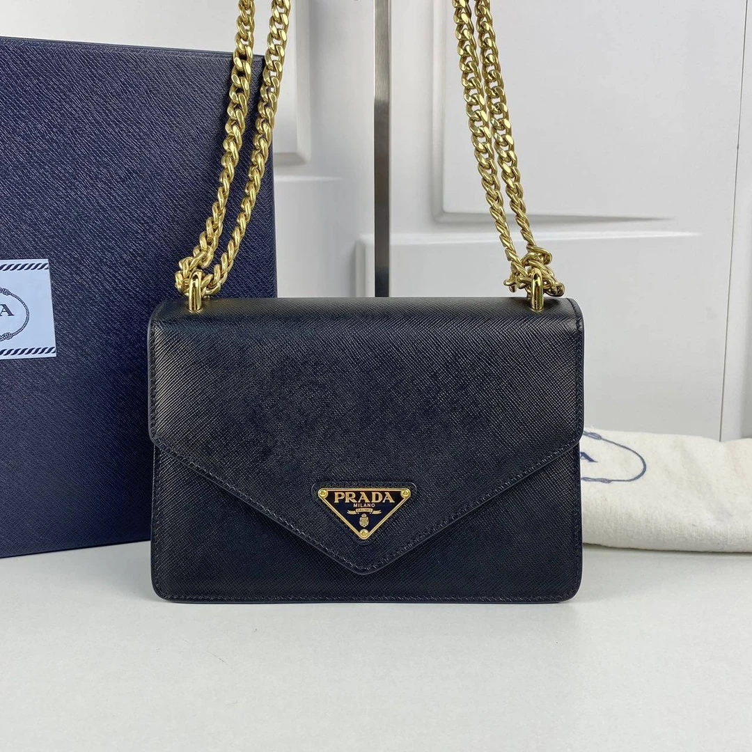 95新 Prada/普拉达 思斯专属 普拉达黑金口盖斜挎包JK1751