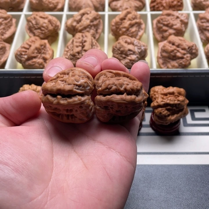 绾***绾文玩核桃吊坠蛤蟆头