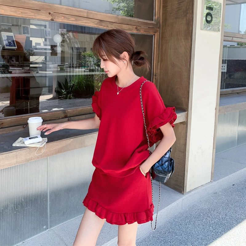 超显白红色上衣短裙2025夏季新款小众韩系慵懒风松弛感木耳边套装