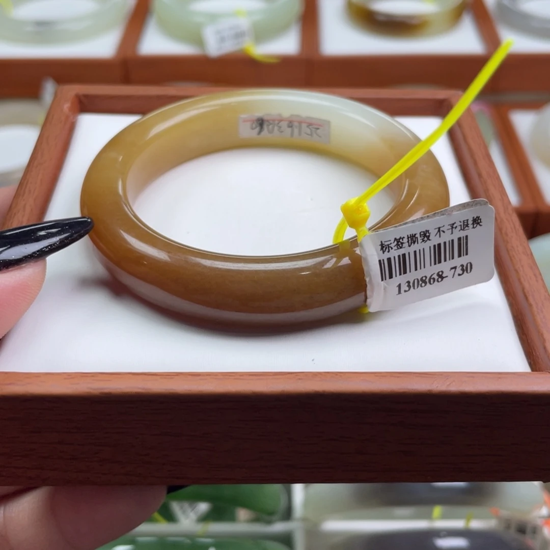 【闪购商品】未镶嵌手镯和田玉53